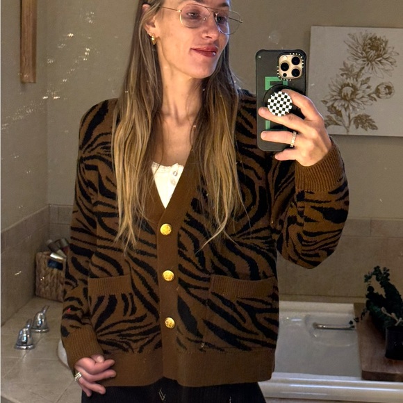 Clare V OSCAR CARDIGAN NWT retail $395
Brown & Black Zebra Merino Wool - Picture 3 of 14